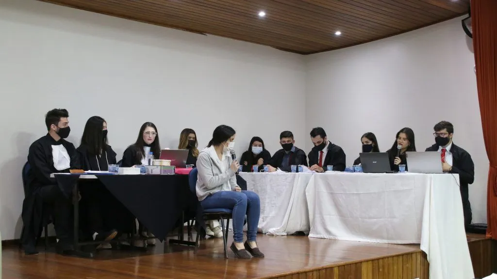 Acadêmicos de Agronomia participam de projeto de reflorestamento no câmpus do Integrado Acadêmicos de Agronomia participam de projeto de reflorestamento no câmpus do Integrado