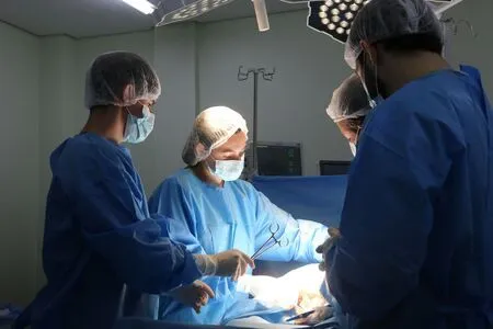 Estudantes de Medicina participam de 30 cirurgias em ação educativa e solidária