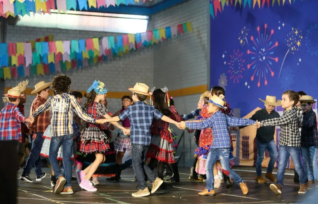 Colégio Integrado realiza 38ª edição do Arraiá Beneficente Colégio Integrado realiza 38ª edição do Arraiá Beneficente