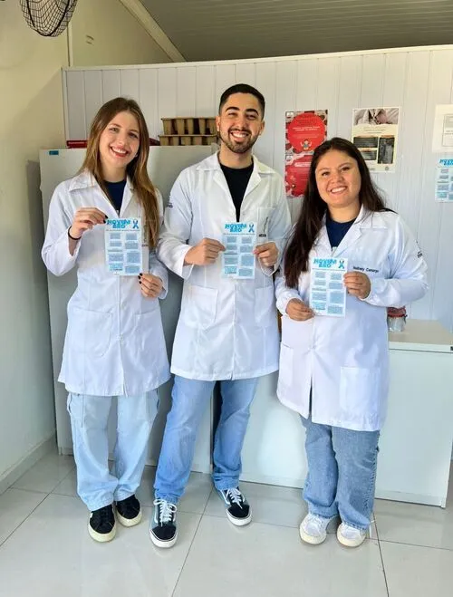 Acadêmicos de Medicina realizam projeto de conscientização sobre Novembro Azul em Campo Mourão Acadêmicos de Medicina realizam projeto de conscientização sobre Novembro Azul em Campo Mourão